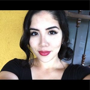 Meet your Posher, Daniela